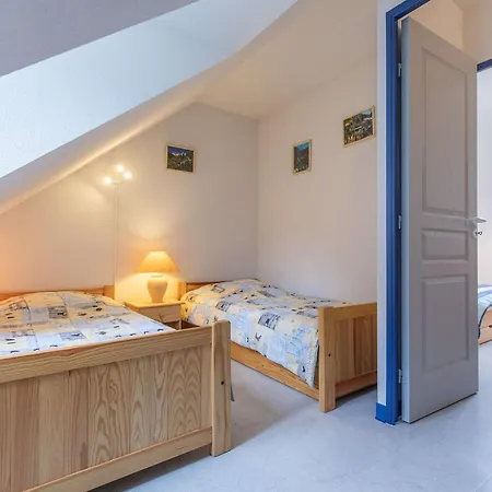 Lägenhet : Duplex 4 Pers Avec Balcon, Parking, Proche Thermes Et Randonnees - Fr-1-401-289