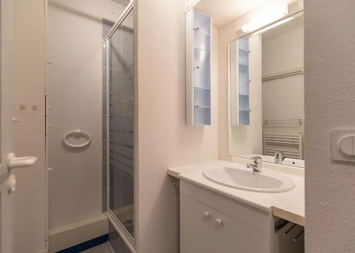 Apartmán : Duplex 4 Pers Avec Balcon, Parking, Proche Thermes Et Randonnees - Fr-1-401-289 *